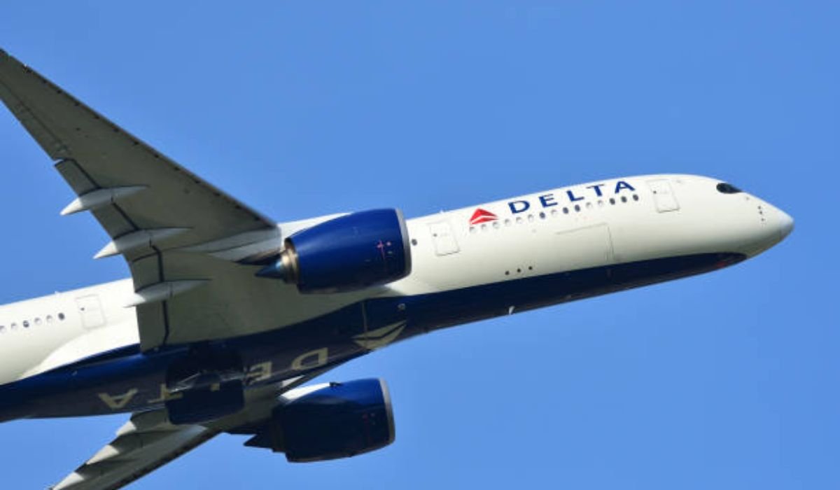Delta Flight DL275 Diverted to LAX